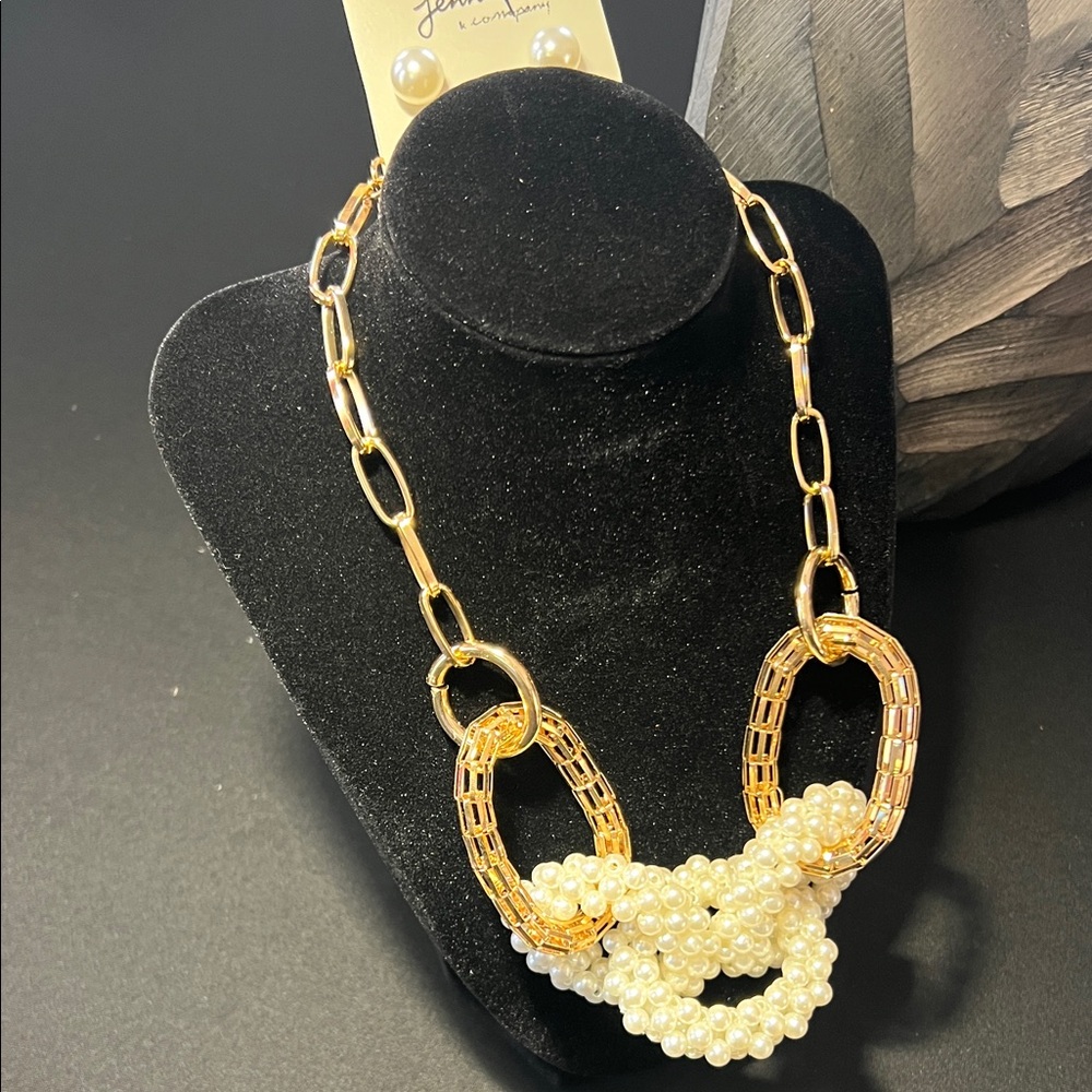 Gold and Pearl Chain Necklace